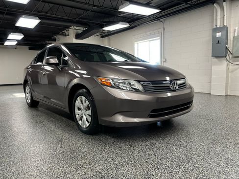 Used 2012 Honda Civic LX image 2