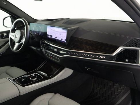 Used 2026 BMW X5 xDrive40i w/ M Sport Package image 9