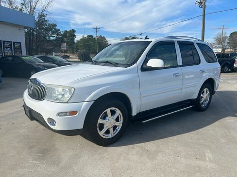 Used 2006 Buick Rainier CXL image 2