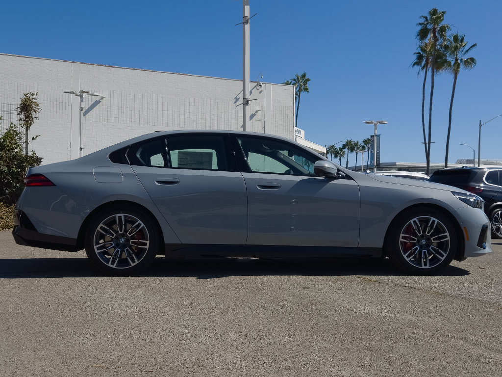 New 2027 BMW 540i xDrive w/ Executive Package AWD/4WD image 3