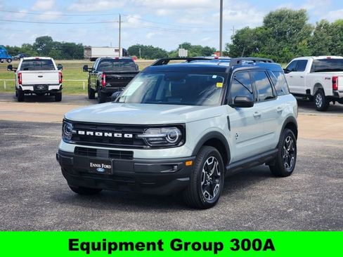 Used 2023 Ford Bronco Sport Outer Banks w/ Tech Package AWD/4WD image 3