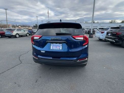 Used 2022 GMC Terrain SLT w/ Infotainment Package II image 7