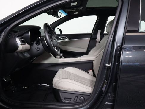 Used 2023 Genesis G70 2.0T w/ Sport Prestige Package RWD image 10