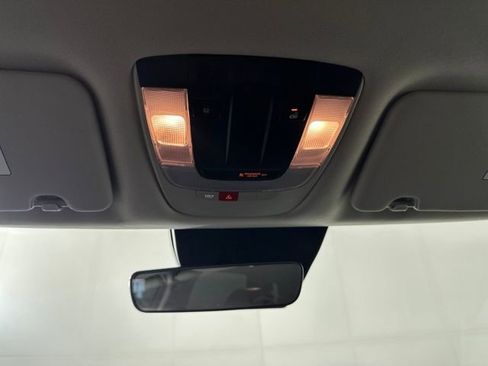 Used 2025 Kia Sportage EX image 24