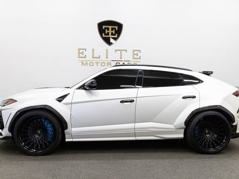 Used 2020 Lamborghini Urus AWD/4WD image 2