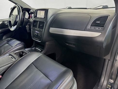 Used 2017 Dodge Grand Caravan GT image 33
