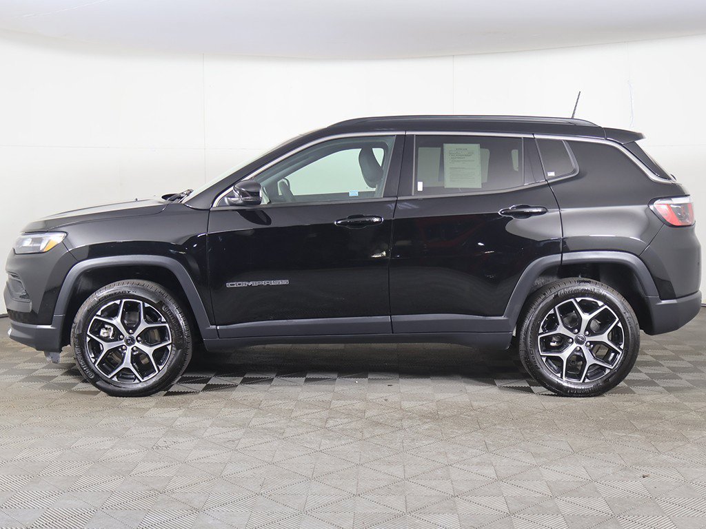 Used 2026 Jeep Compass Limited AWD/4WD image 18