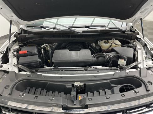 Used 2023 Chevrolet Suburban LT w/ Luxury Package image 31