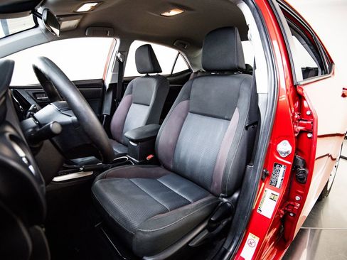 Used 2018 Toyota Corolla LE image 5