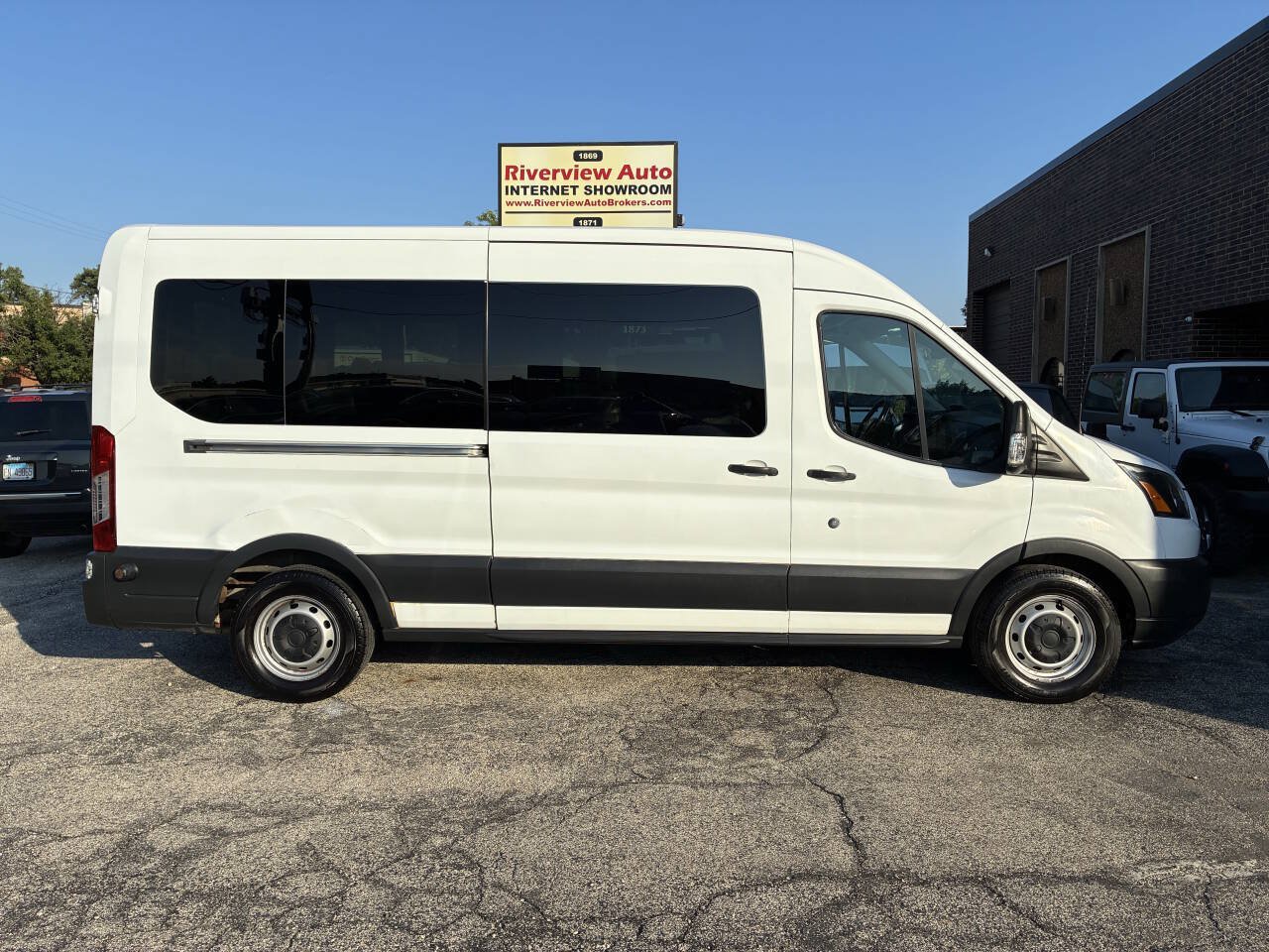 Used 2016 Ford Transit 350 XL RWD image 3