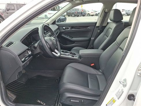 Certified 2024 Honda Civic EX-L image 9