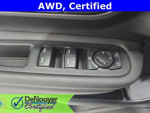 Used 2024 GMC Terrain SLE image 26