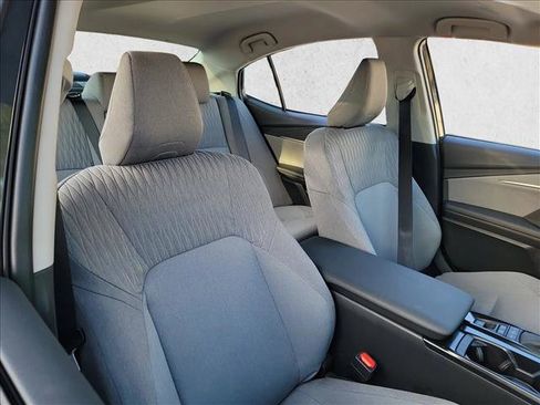 Used 2025 Toyota Camry LE w/ Convenience Package image 15