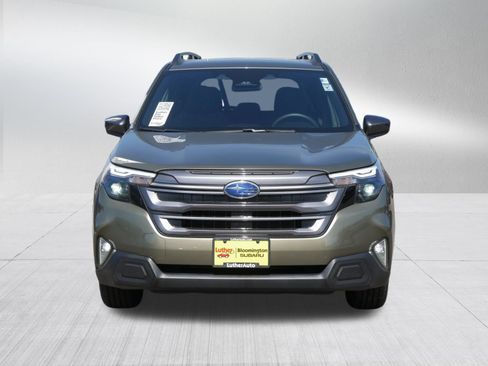 Certified 2025 Subaru Forester Premium AWD/4WD image 2