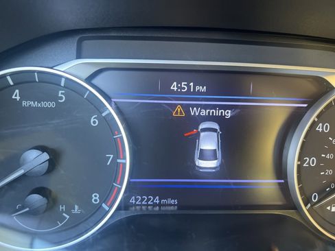 Used 2024 Nissan Altima 2.5 SR w/ SR Premium Package image 10