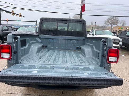 New 2026 Jeep Gladiator Sport image 19