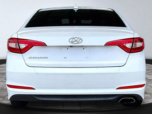 Used 2017 Hyundai Sonata SE w/ Cargo Package FWD image 5