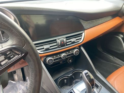 Used 2020 Alfa Romeo Giulia AWD w/ Nero Edizione image 18