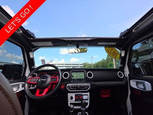 Used 2022 Jeep Wrangler Unlimited Sahara AWD/4WD image 4