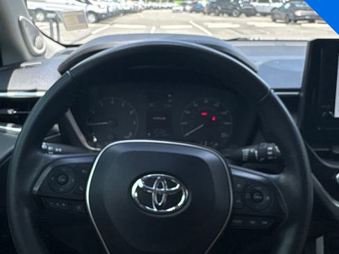 Used 2024 Toyota Corolla Cross LE w/ Moonroof Package FWD image 16