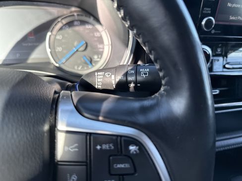 Used 2021 Toyota Highlander Limited image 23