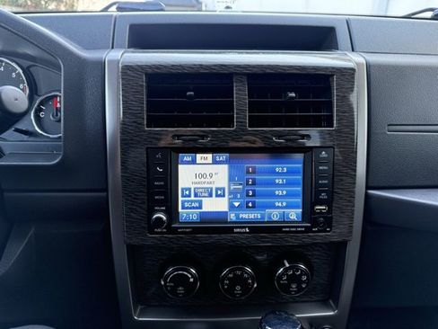 Used 2012 Jeep Liberty Limited Jet w/ Comfort/Convenience Group image 19