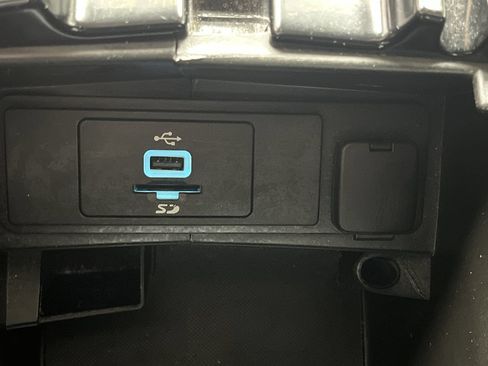 Used 2016 Ford Fusion Titanium FWD image 25