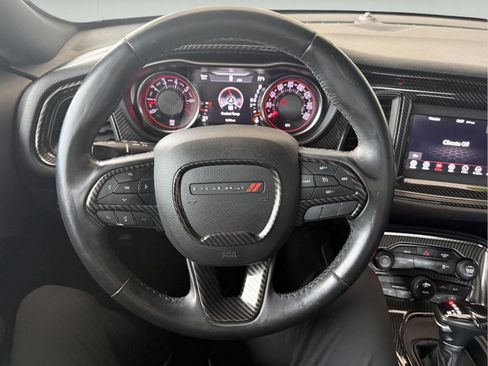 Used 2018 Dodge Challenger SXT RWD image 10