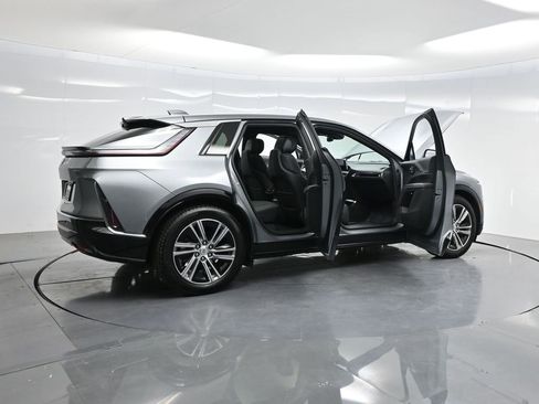Used 2024 Cadillac Lyriq Luxury RWD image 4