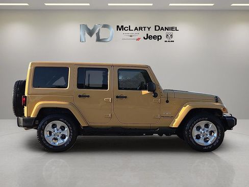 Used 2014 Jeep Wrangler Unlimited Sahara AWD/4WD image 6