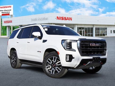 Used 2024 GMC Yukon AT4 w/ Technology Package image 1