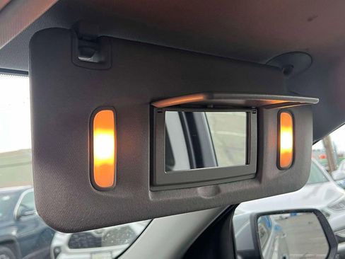 Used 2023 GMC Acadia SLE w/ Driver Convenience Package image 31