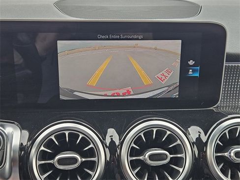 Used 2020 Mercedes-Benz GLB 250 4MATIC image 18