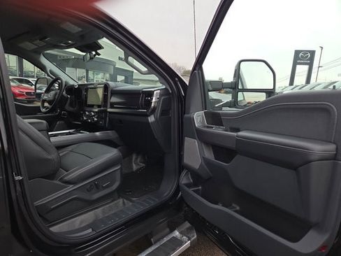 Used 2025 Ford F350 Lariat image 12