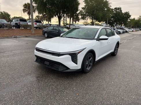 Used 2025 Kia K4 FWD image 1