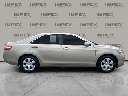 Used 2009 Toyota Camry LE image 6