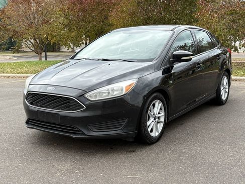 Used 2016 Ford Focus SE FWD image 3