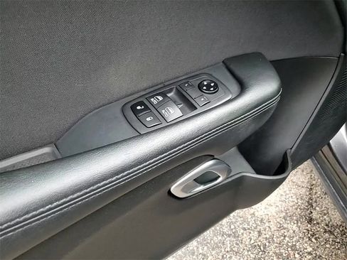 Used 2019 Dodge Challenger SXT image 10