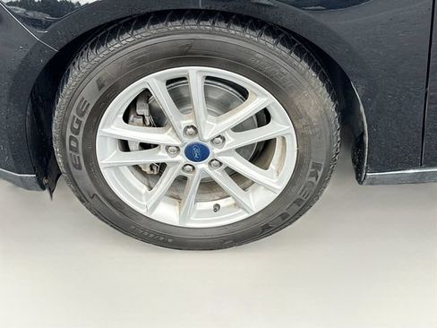 Certified 2018 Ford Focus SE w/ Cold Weather Package FWD image 37