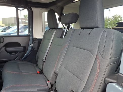 Used 2026 Jeep Wrangler Unlimited Rubicon AWD/4WD image 12