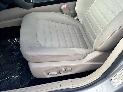 Used 2020 Ford Fusion SE image 19