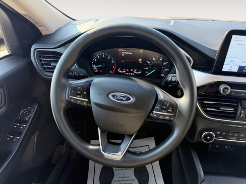 Used 2020 Ford Escape SE image 13