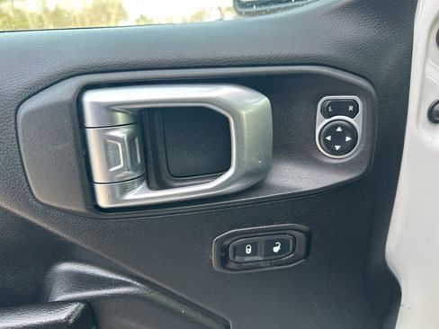 Used 2018 Jeep Wrangler Unlimited Sport S image 16