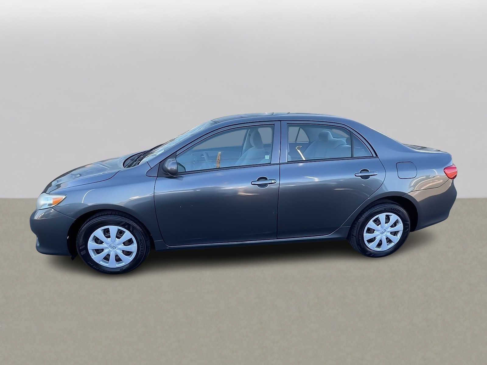 Used 2010 Toyota Corolla LE FWD image 5
