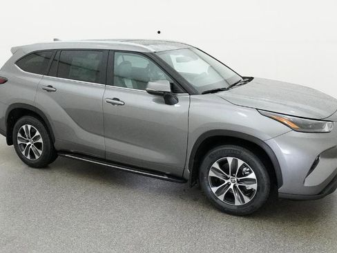 New 2026 Toyota Highlander XLE image 37
