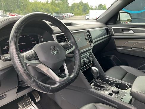Used 2022 Volkswagen Atlas Cross Sport SEL R-Line AWD/4WD image 10
