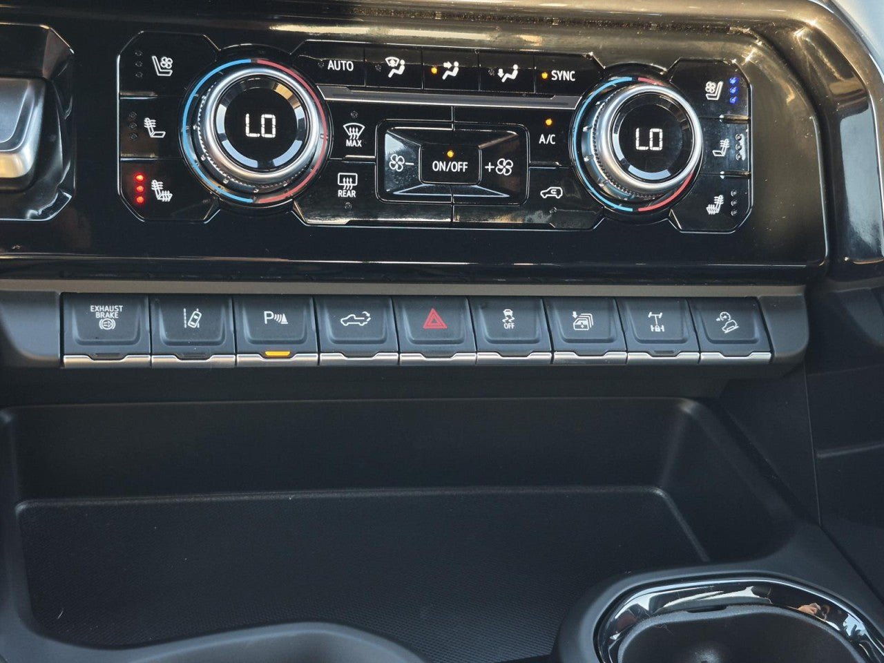 Certified 2025 GMC Sierra 2500 AT4X AWD/4WD image 33