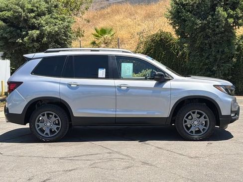 Certified 2025 Honda Passport TrailSport image 3