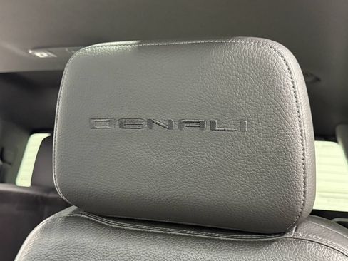 Used 2020 GMC Sierra 2500 Denali w/ Denali Ultimate Package AWD/4WD image 14