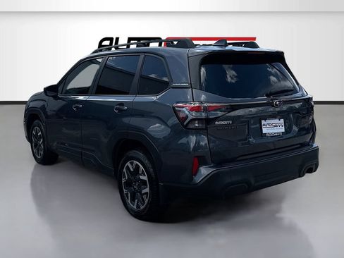 Used 2025 Subaru Forester Premium AWD/4WD image 5